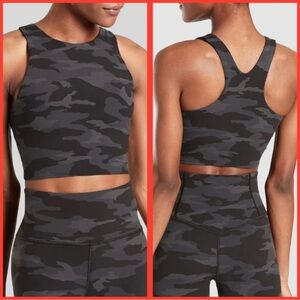 Athleta Conscious Crop Top Camo Medium Nylon Lycra Wicking Workout Athletic Yoga